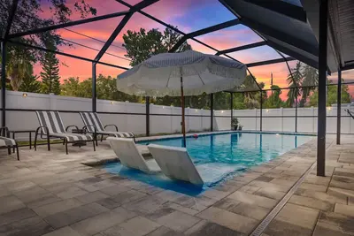 Image de Private Heated Salt Water Pool Oasis • 10 Mins to Clearwater Beach
