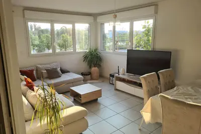 Image de Appartement spacieux proche métro Périer et parc 26e centenaire