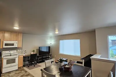 Image de Newly Built Townhome W/ 2 Bedroom & Heated Garage