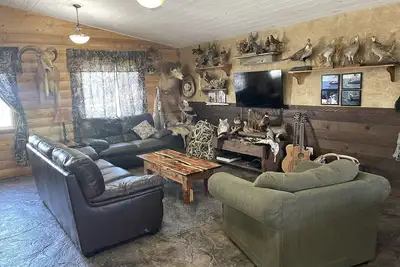 Image de Family-friendly, quiet and peaceful acreage minutes from the Missouri River.