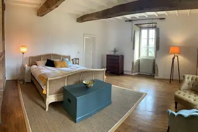 Image de Traditional hilltop Gascon farmhouse with large pool overlooking the Pyrénées