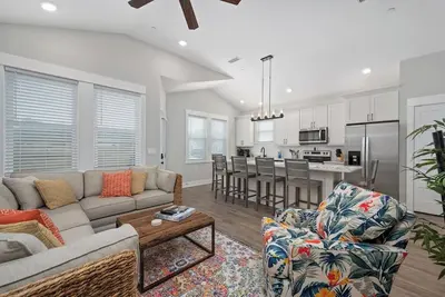 Image de Welcome to Waves of Fun Single Level, Dog Friendly