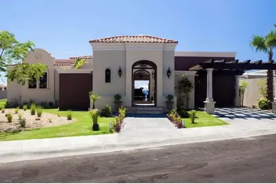 Image de New Year's 2025\/26 at your own luxurious private 3 bedroom villa!