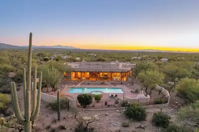 Image de Rancho Vaquero: Luxury Desert Retreat 2 King Suites, Heated Salt Pool & Hot Tub