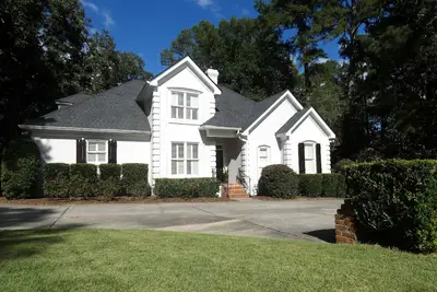 Image de Large 5Bed 4Bath 4. 3 Miles from Magnolia Lane