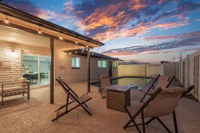 Cozy Escape-Heated Pool-Perfect Location-SpringTRN