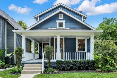 Image de Stylish Downtown Escape with Game Room and Office!