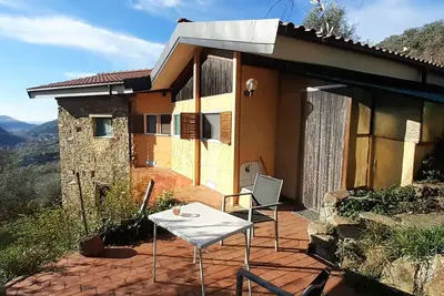 Image de Maison de vacances indépendante dans une oliveraie avec de belle vue sur la mer
