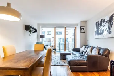 Grand Canal 2 Bedroom Flat