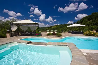 Image de Luxurious villa with pool, Jacuzzi and wonderful view of the surrounding nature