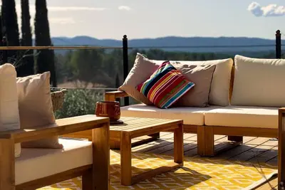 Image de Maison de campagne climatisée, 12 couchages, piscine et vue