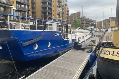 Image de Dana, Historic Dutch Barge in idyllic location, Central London
