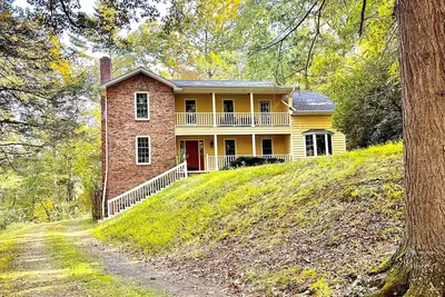 Image de Secluded pet friendly family getaway 20 minutes from  Asheville/attractions.