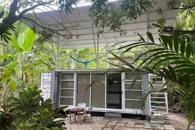 Image de Tiny Beach Home steps from Guiones beach!