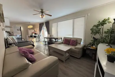 Image de Algonquin S Lakeview 3br H-Tub W-Stove Sandy Beach, Algonquin S Lakeview 3br H-Tub W-Stove Sandy Bea