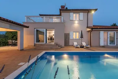 Image de Modern 4-Br Villa with pool and sauna close to the beach