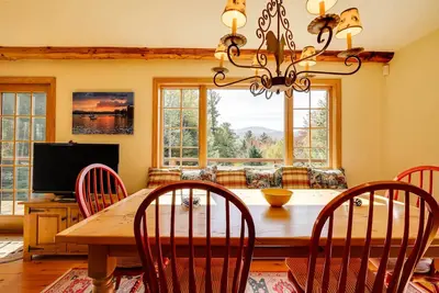 Image de Winhall Home w/ Deck + Views, 6 Mi to Ski Slopes!