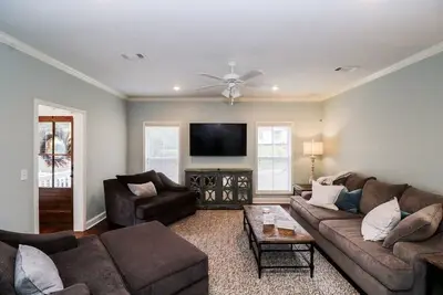 Image de Ole Miss home by the Square Perfect for Football