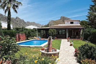 Image de Attractive 2 Bedroom Villa, A/C, Private Pool, Mountain Views - 20mins walk from Port de Pollenca!