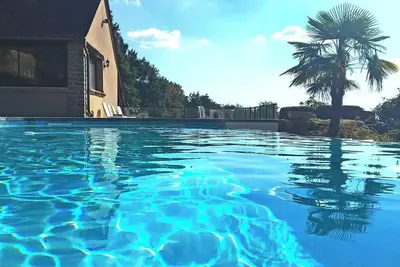 Image de Les Maisons D'En Haut, piscine à débordement