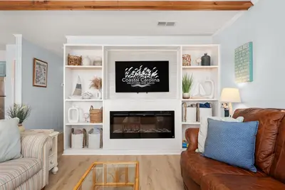 Image de Salt Box: Oceanside, Pet Friendly, Quick Walk to The Beach!