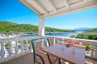 Image de Renoula: Charming 2-Bedroom Corfu Apartment with Sea Views, Garden, Wifi