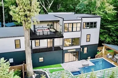 California Modern Home In Buckhead