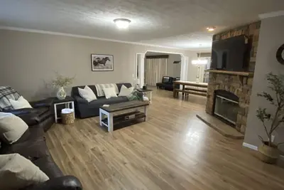 Image de Beautiful & spacious Tn home perfectly located for Off-Roaders or Vacationers!