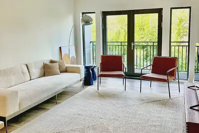 Image de Luxury 2 Bedroom Furnished Apartment in Heart of Quincy