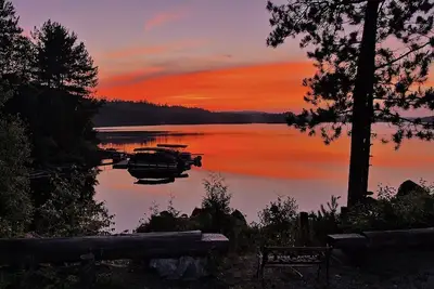 Image de Luxury Chalet: Dual Suites on Private Lake Obabika