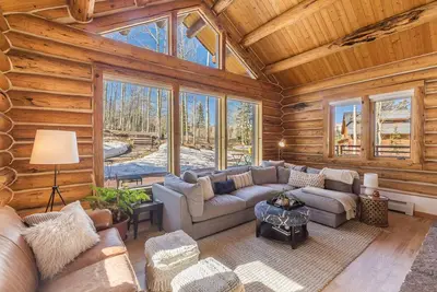 Mount Wilson Way - Dog friendly 4 bedroom modern log cabin in Ski Ranches
