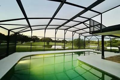 Image de Generations Gateway - King bedroom Suite, Sauna, and Screened in Pool.