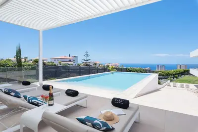 Maison de vacances \"Karat Splendida\" avec vue sur la mer, piscine privée et Wi-Fi