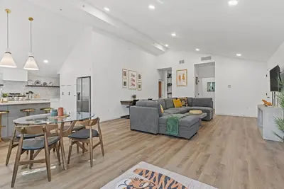 Image de The Kingdom - Walkable + Dog Park+Outdoor Space