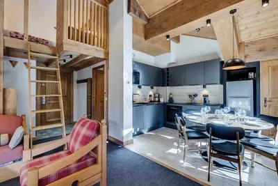 Image de Appartement rénové avec piscine et jacuzzi, skis aux pieds aux Arcs 1950