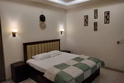 Image de Happy Feet located at a green lush location at just 15 mins away from Expo Mart