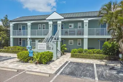 Image de Enchanted Inn/7 Private King Suites/Waterfront