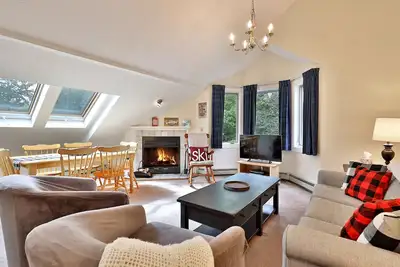 Image de Pico Family Ski Condo - 2 Bedroom / 1 Bath - Ski On/Off. E306