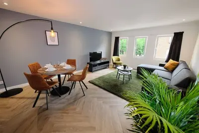 Image de Spacious 65m² Apartment (R-65-B)