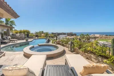 Image de Gorgeous Villa with Golf and Beach Club Access