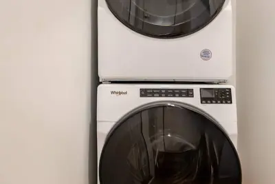 Image de Noir&Blanc Villa| Modern Home Oasis (entire house)