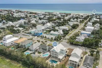 Image de Large Destin Home with Pool, Lsv, and Bikes | Walk to Beach