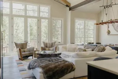 Image de Modern Chalet Style Home by InvitedHome | Sauna, Hike, Telluride 4th of July