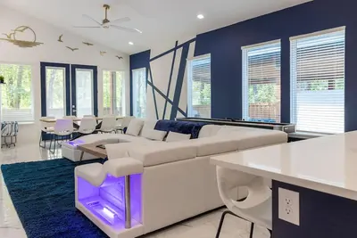 Image de Hot Tub. Game Room. Fire Pit. Lake Access & More!