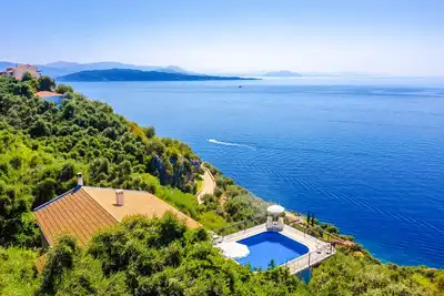 Image de Two-Bedroom Villa Elpida with private pool and Captivating Sea Views: