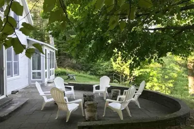 Image de Blue Moon Cottage - Omena Bay Waterfront!