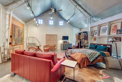 Image de Unique Lecompton Studio w\/ Countryside Views