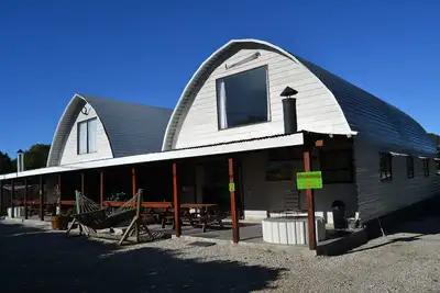 Image de Arch Cabins - Cabin 2 - Self Catering 8 sleeper cabins