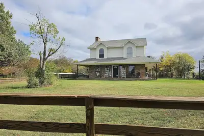 Image de 2 Acre Cozy Garden House in Celina with beautiful view of nature.