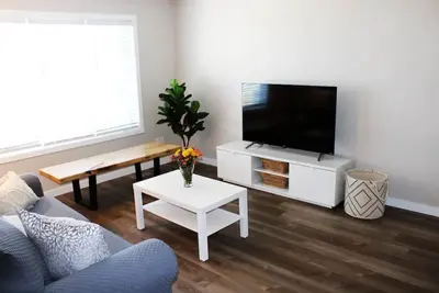 Image de 3 Queen Bedroom Townhome, Fireplace, Wifi, Walking Trails and Greenspace nearby